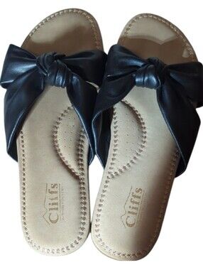 Cliffs by WHITE MOUNTAIN Black and Tan Knotted Sandals